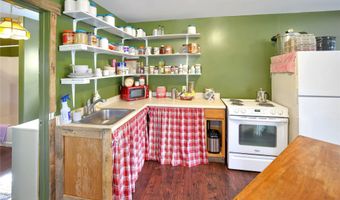 27 Skyline Dr, Babb, MT 59411