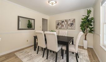 716 Reinke Rd, Ballwin, MO 63021