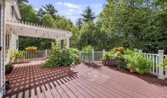 95 Lady Slipper Ln, Chester, NH 03036