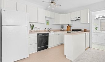 132 Hoffman Ave 207, Cranston, RI 02920