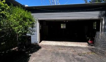 351 Center St, Algonac, MI 48001