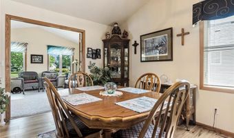 1286 Westbrook Cir, Alexandria, MN 56308