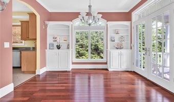 75 Wood St, Bristol, RI 02809