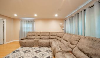 149 E 75th St, Anderson, IN 46013