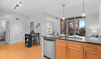 820 N POLLARD St 307, Arlington, VA 22203