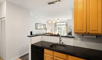 2465 ARMY NAVY Dr 204, Arlington, VA 22206