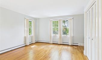30 Forest Rd W, Bristol, RI 02809