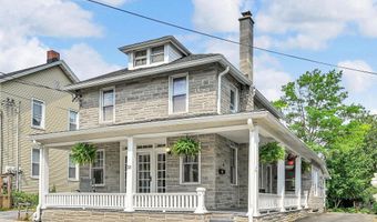33 S 11TH St, Akron, PA 17501