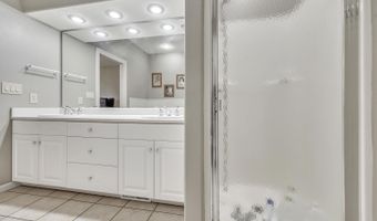 211 Emerald Meadows Dr, Arnolds Park, IA 51331