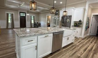 1867 Locust Grove Rd, Batesville, AR 72501