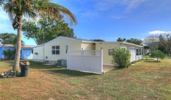 922 Hemlock St, Barefoot Bay, FL 32976