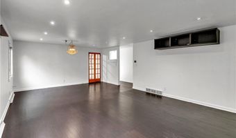 16 Newgate Rd, Amherst, NY 14226