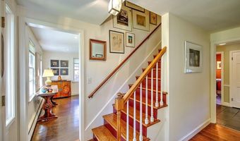 20 Wildflower Rd, Barrington, RI 02806