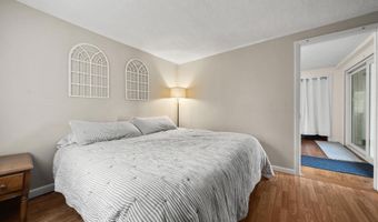 543 Long Shores Dr, Barrington, NH 03825