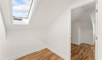 124 Vine St, East Providence, RI 02914