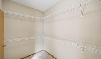 912 10th Avenue Pl, Altoona, IA 50009