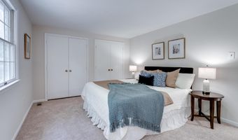 8702 PAPPAS Way, Annandale, VA 22003