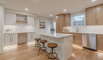 3107 MOSBY St, Alexandria, VA 22305