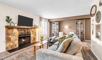 212 Wellington Pl, Aberdeen, NJ 07747