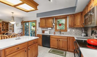 918 SE Peterson Dr, Ankeny, IA 50021