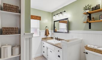 702 N Van Buren St, Auburn, IN 46706