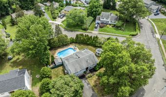 230 Geary Dr, Middletown, NJ 07748
