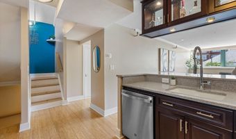 42 8th St 5525, Boston, MA 02129