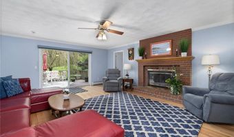 34 Finch Ln, North Kingstown, RI 02874