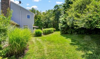 1 Guernsey Rd, Brookfield, CT 06804