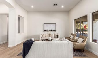 940 W MACAW Dr, Chandler, AZ 85286