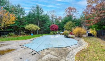 3 Aster Ln, Coventry, RI 02831