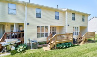 1549 Whispering Creek Dr, Ballwin, MO 63021