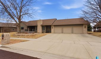 412 E Meadowlark Cir, Brandon, SD 57005