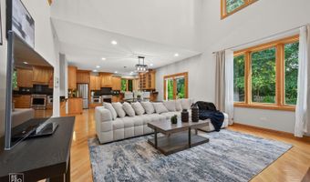 1017 E Red Oak St, Addison, IL 60101
