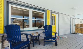 6 MacAlder St, Narragansett, RI 02882