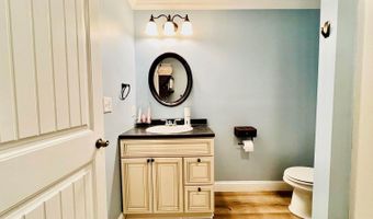 40 Ellis Ct, Bangor, ME 04401