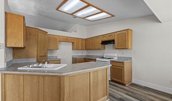 22225 Standing Rock Ave, Apple Valley, CA 92307