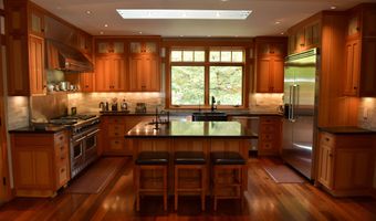 99 Granite St, Ashland, OR 97520