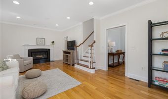 42 Camden Rd, Narragansett, RI 02882