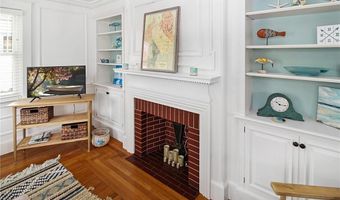 28 W Narragansett Ave, Newport, RI 02840