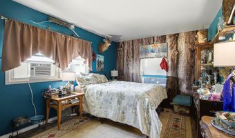 81 Elm St, Beachwood, NJ 08722