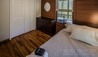 239 Dutch Treat Rd, Banner Elk, NC 28604