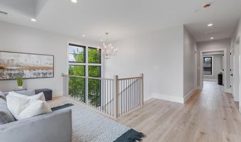 809 N KENMORE St, Arlington, VA 22201