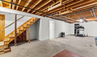 2 Westerly Dr, Bourne, MA 02532