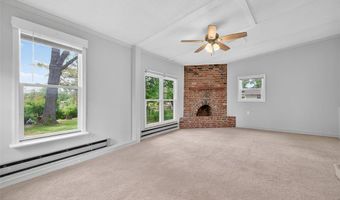 340 Hillcrest Blvd, Ballwin, MO 63021