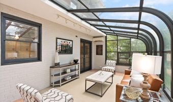 6010 BENALDER Dr, Bethesda, MD 20816
