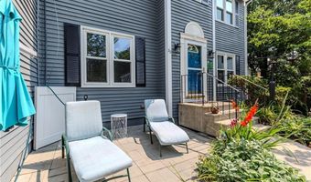20 Birch View Ct, Cranston, RI 02921