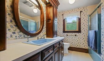 18 Lynn Ellen Dr, Acushnet, MA 02743