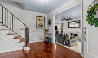 11806 E Arbor Dr, Anchorage, KY 40223