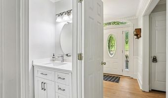 195 Wendy Hill Dr, Alpharetta, GA 30009